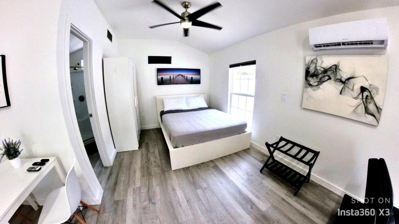 All Modern Studio With Private Entry & Parking. Брандън Екстериор снимка